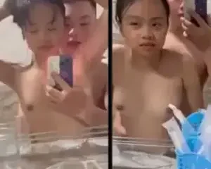 Clip sex Đôi bạn trẻ làm tình trước gương – Cliphot69 | VIET69