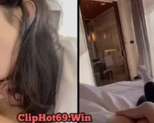 Clip sex Tập bé sinh viên lần đầu bú cặc – Cliphot69 | VIET69