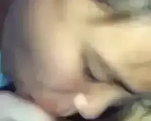 Trên xe khách về quê em nứng quá tụt quần anh ra mút lấy mút để – Viet69 | VIET69